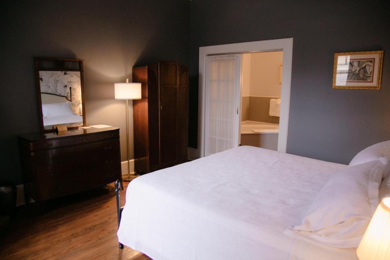 The Grand Hotel Hogansville Bagian luar foto