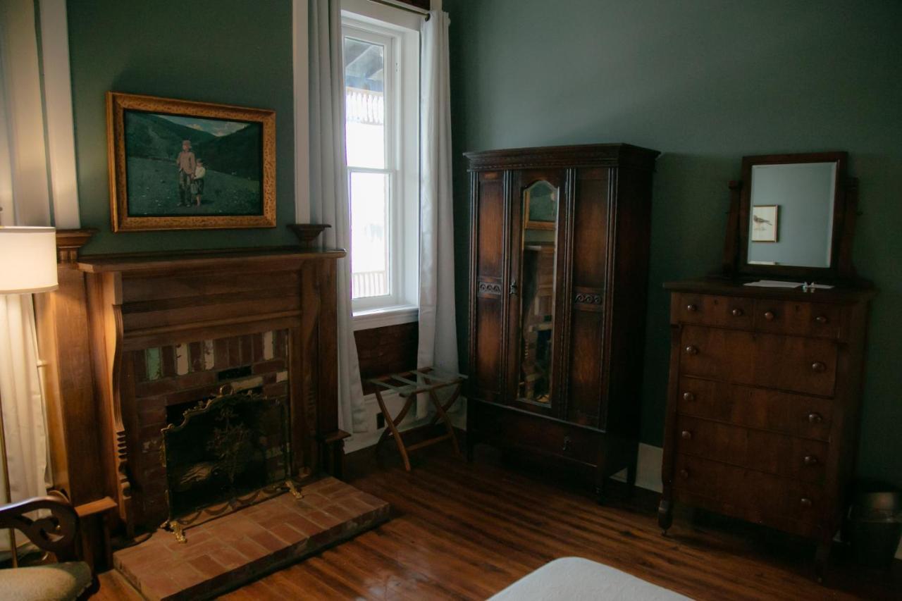 The Grand Hotel Hogansville Bagian luar foto